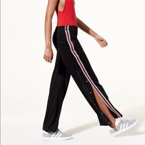 Aritzia-TNA Tearaway Stripe Pants